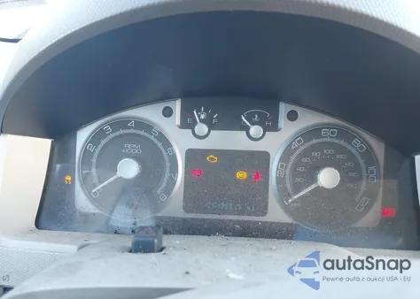 2008 Mercury Mariner V6 z USA, uszkodzony, nr VIN 4M2CU81118KJ31794